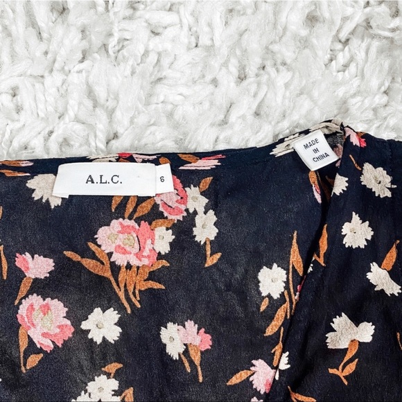 A.L.C. Floral 100% Silk Blouse Size 6 - Picture 3 of 6